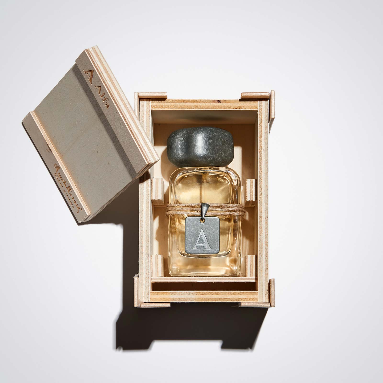 Mendittorosa Alfa Trilogy Extrait Unisex Oud Sandelholz