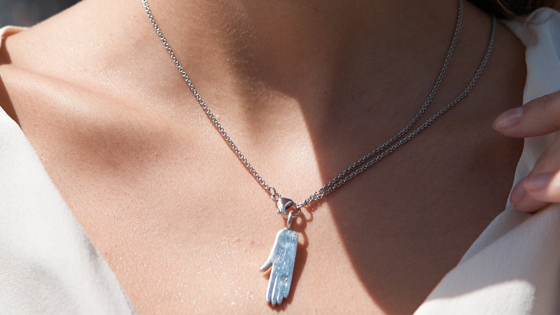 Veronique Gabai Jewelry Hand Charm Anhänger Silber