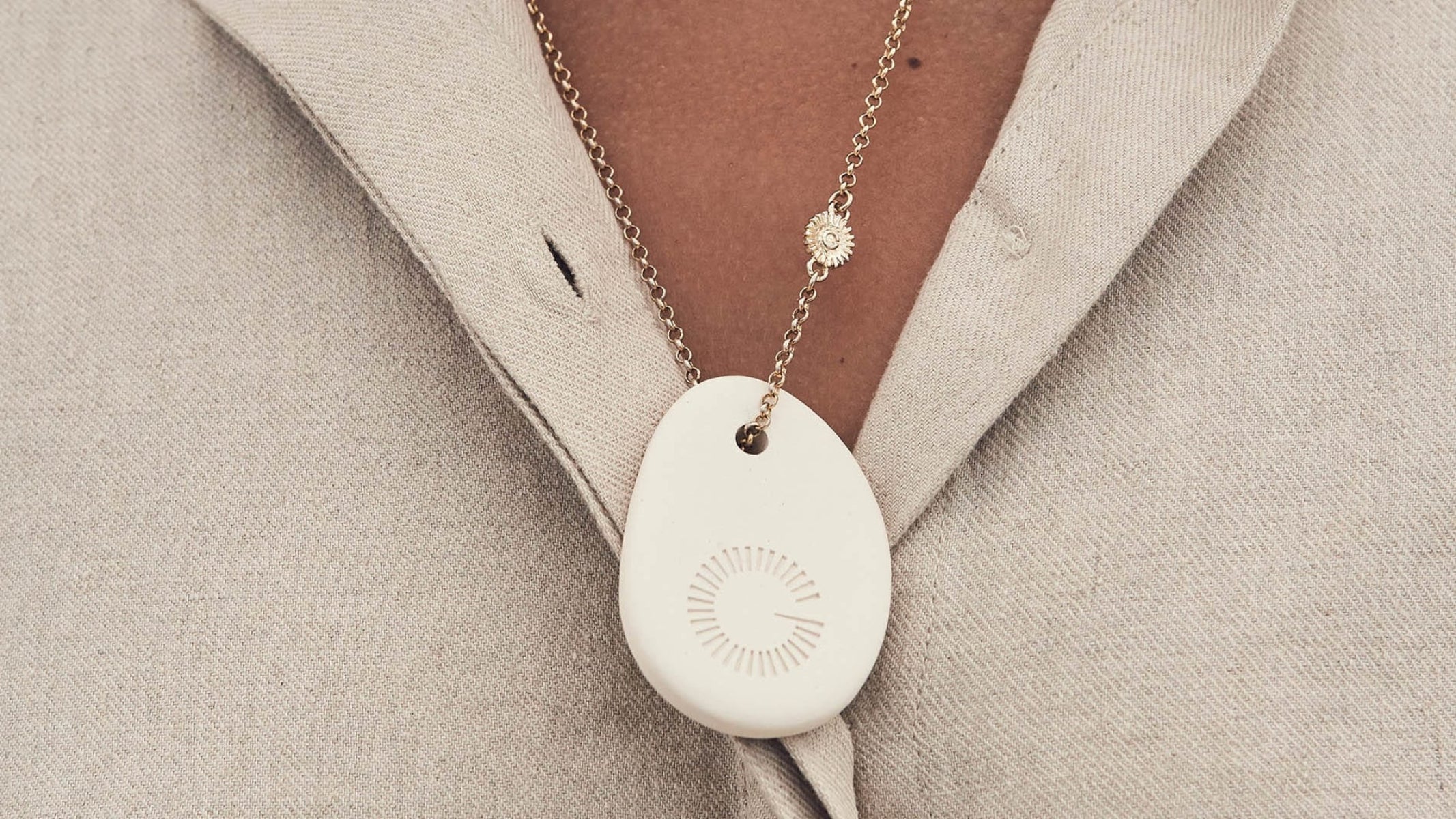 Veronique Gabai Jewelry Pebble Set Kette weiß Gold Sur La Plage